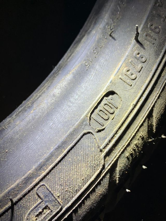 2 Neumáticos Pirelli P7000 225/35 ZR17 82Y