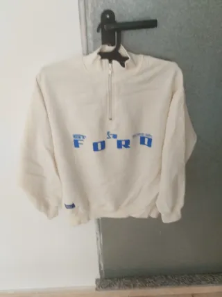 Lote sudaderas  8 años y dos pantalones