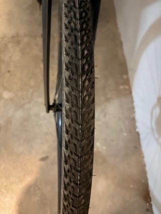 Bicicleta Gravel Giant Negra. Nueva