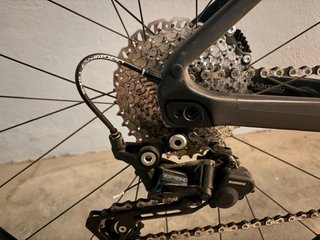 Bicicleta Gravel Giant Negra. Nueva