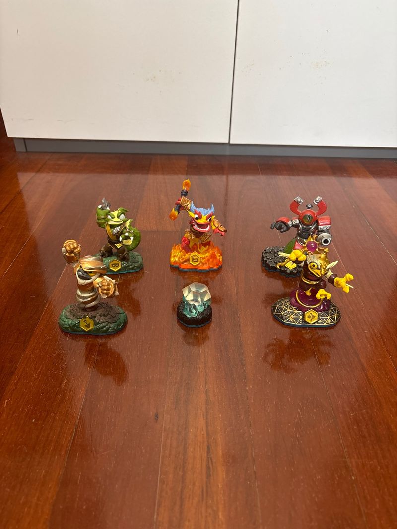 Lote Skylanders Figuras y Gemas