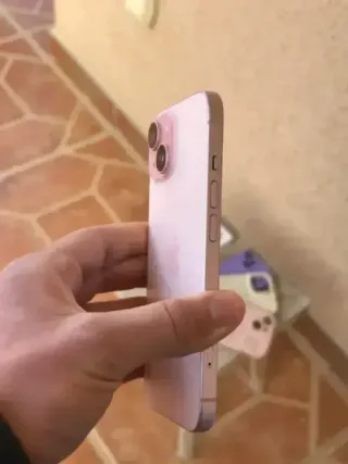 iPhone 15 Rosa 128GB 84% + Fundas