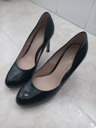 Tacones Gloria Ortiz Negros Charol