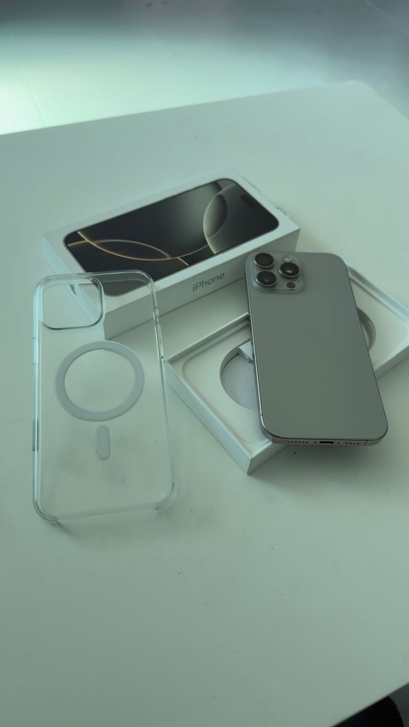 iPhone 16 Pro Max 256GB Plata con Apple Care