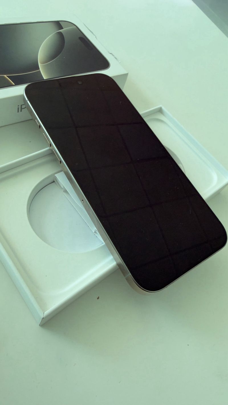 iPhone 16 Pro Max 256GB Plata con Apple Care afbeelding 3