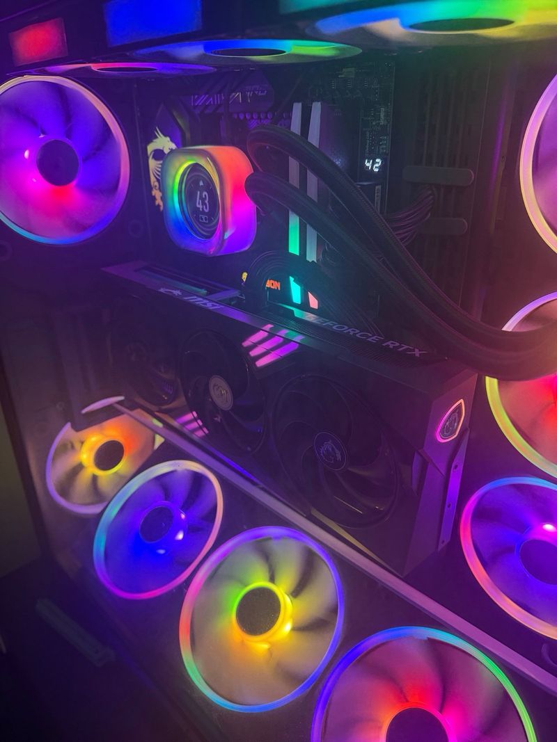 RTX 5070 Ti Gaming X Trio OC IMPECABLE afbeelding 2