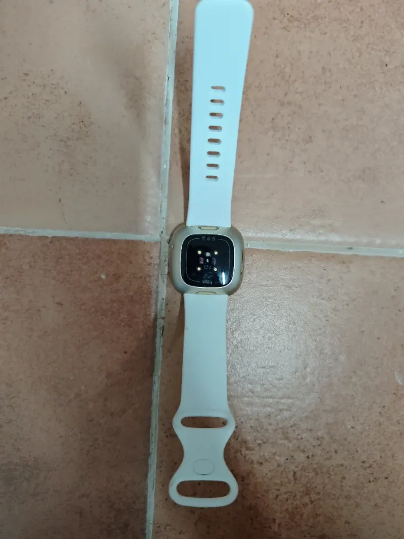 Fitbit Versa 3 Plata y Blanco afbeelding 2