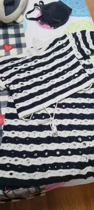 Traje de rayas blanco y negro