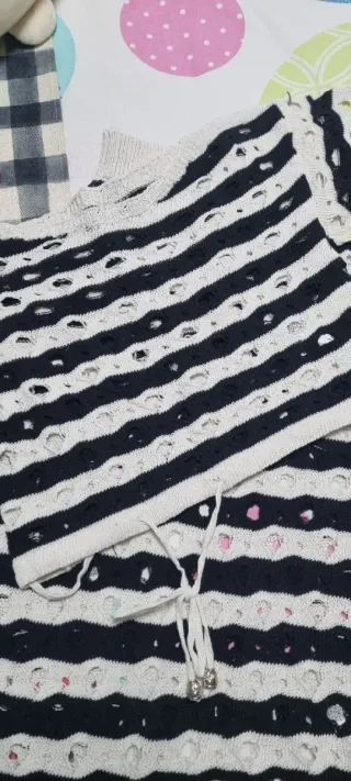 Traje de rayas blanco y negro