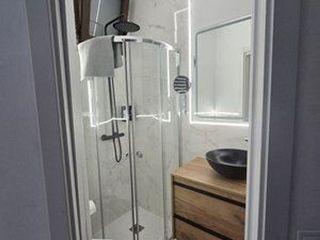 Piso en venta en Valdeacederas en Madrid