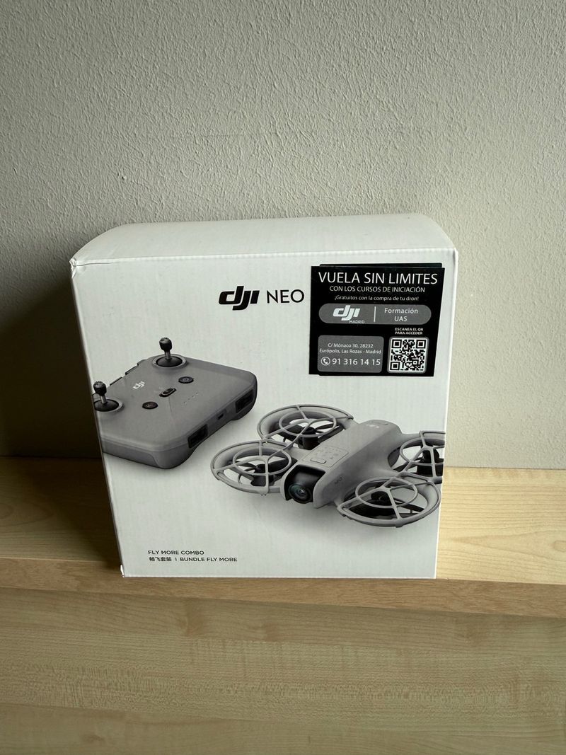 Dron DJI Neo Fly More Combo Gris