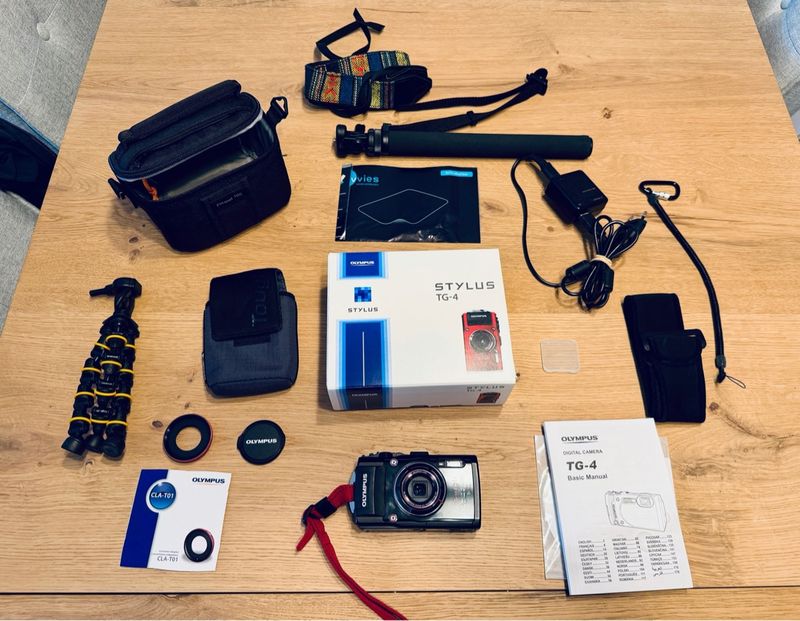 Olympus TG-4 Pack Aventura Completo (extras)