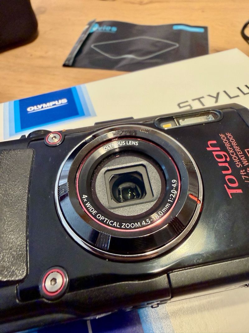 Olympus TG-4 Pack Aventura Completo (extras) afbeelding 2