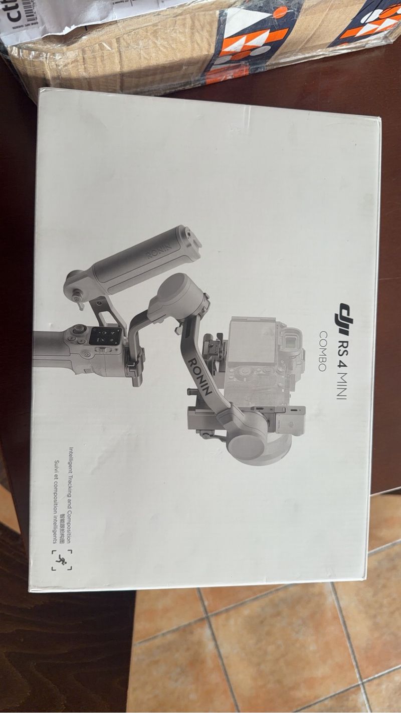 DJI RS 4 Mini Combo Estabilizador Gimbal