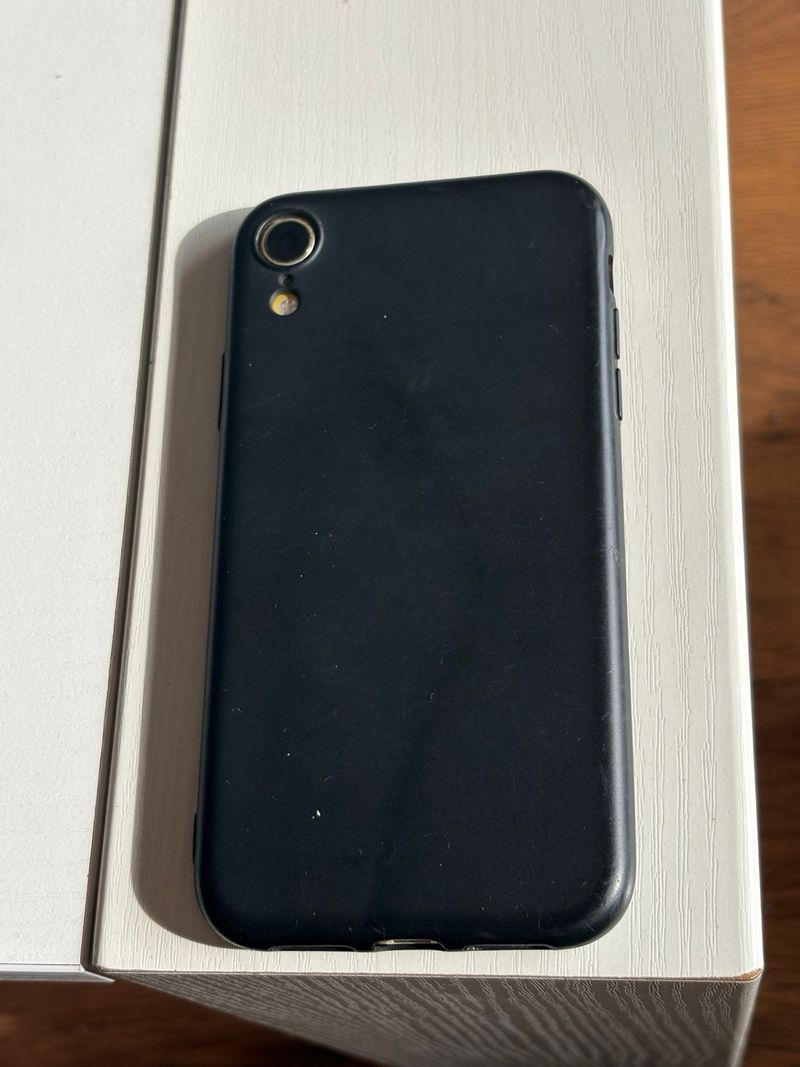 iPhone XR 64GB Negro + Funda afbeelding 2