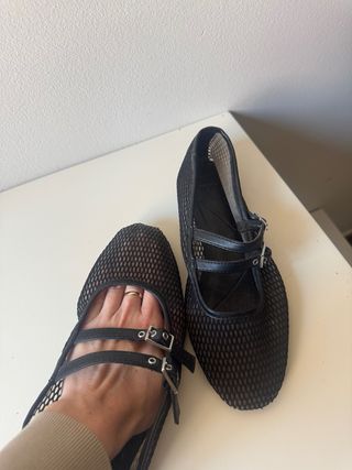 Manoletinas Bershka Talla 37 Negras