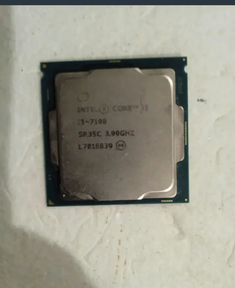 Procesadores Intel i3-7100 y i3-4170