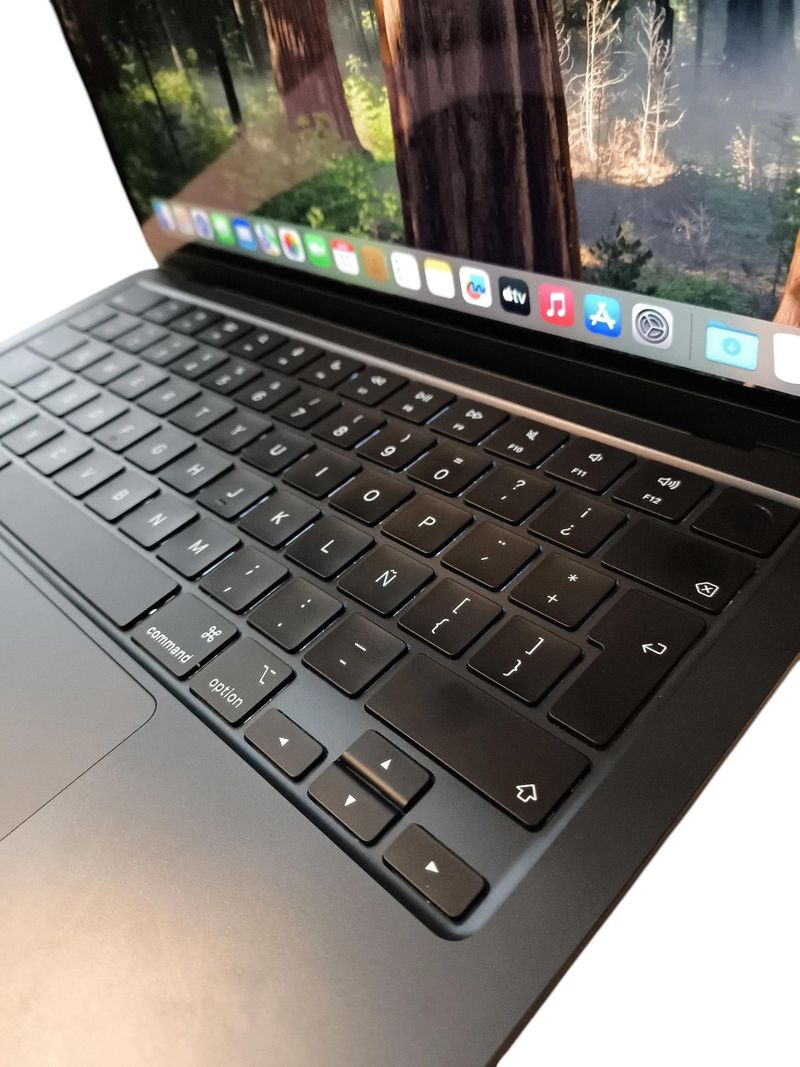 MACBOOK AIR 16.12 M4 A3240 16GB/256GB 13" NEGRO + CARGADOR + FUNDA. BATERIA 100% afbeelding 5