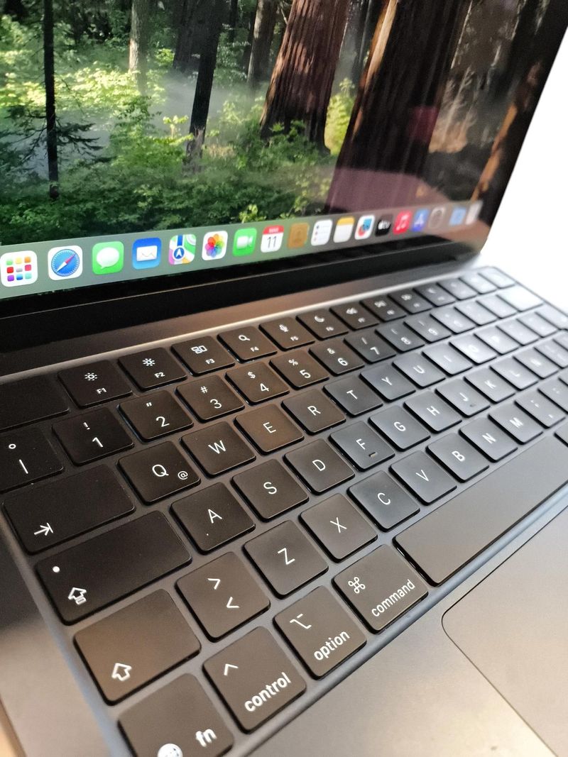 MACBOOK AIR 16.12 M4 A3240 16GB/256GB 13" NEGRO + CARGADOR + FUNDA. BATERIA 100% afbeelding 4