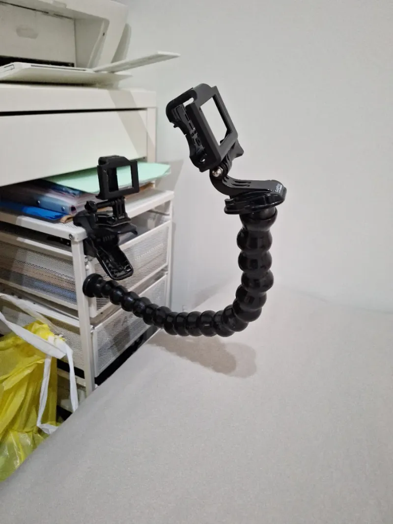 Soporte Flexible GoPro Negro y pinza para go pro