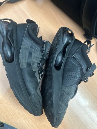 Zapatillas Nike Negras y Grises venta por no usar