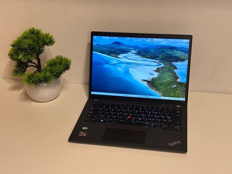 Lenovo Thinkpad T14s Gen 3 Ryzen 7 Pro 32GB RAM