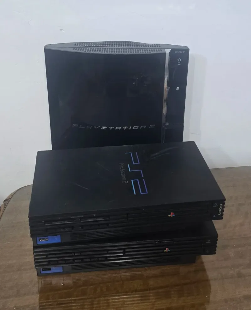 Lote 2 PlayStation 2 + 1 PlayStation 3 sin probar