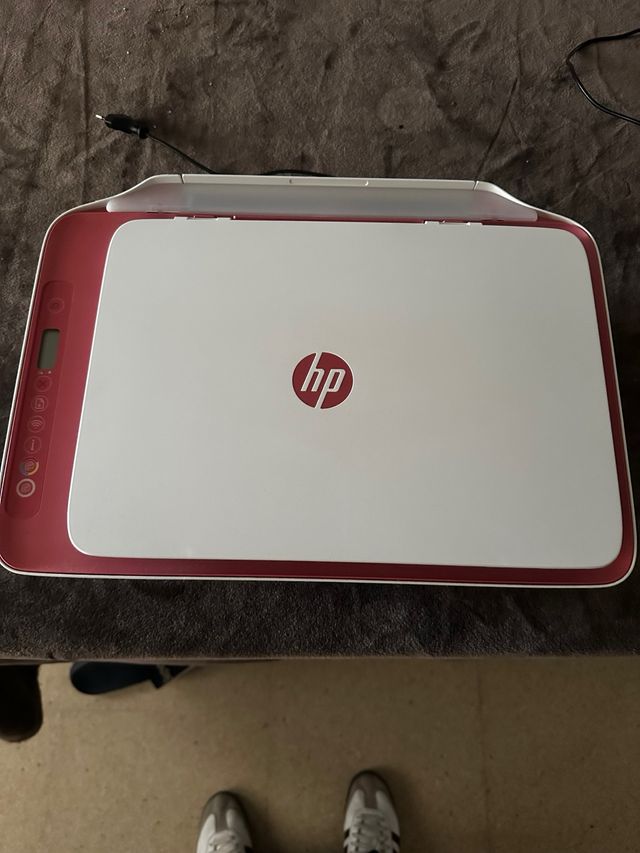 Impresora HP Blanca y Roja
