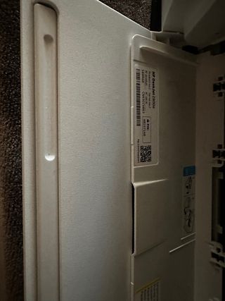 Impresora HP Blanca y Roja