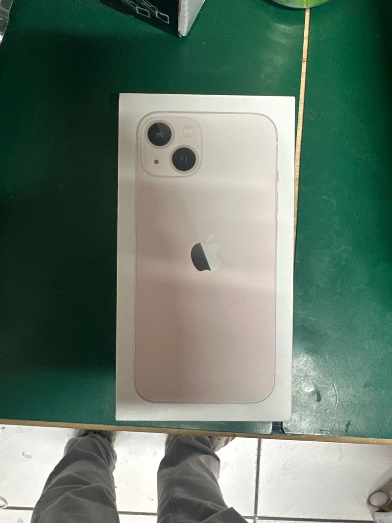Caja iPhone 13 Rosa