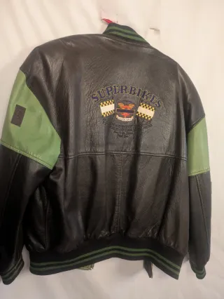Cazadora bomber cuero negra y verde