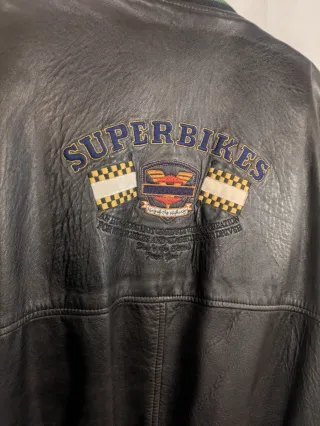 Cazadora bomber cuero negra y verde