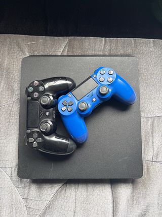 PS4 (PlayStation 4) Negra + 2 Mandos