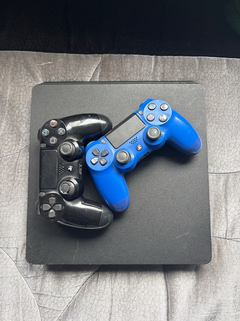 PS4 (PlayStation 4) Negra + 2 Mandos afbeelding 3