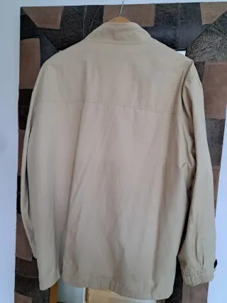 Cazadora impermeable caballero beige