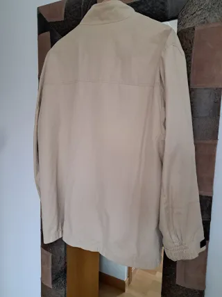 Cazadora impermeable caballero beige