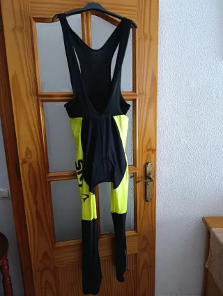 Maillot y culotte ciclismo negro/amarillo