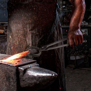 Tenazas de Herrero, 45.7 cm 4 PCS, Tenazas V-Bit, Tenazas Wolf Jaw, Tenazas Z V-Bit y Tenazas de Agarre, Tenazas de Forja de Acero al Carbono con Remaches de Acero A3, para Principiantes y Herrero...