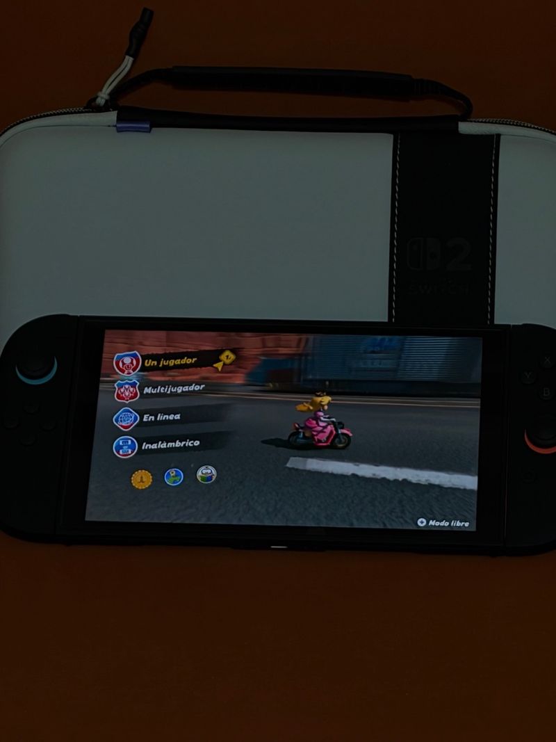 NINTENDO SWITCH 2+ MARIO KART WORLD,FUNDA Y MANDO