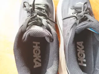 Zapatillas Hoka Clifton 10 Negras y Blancas