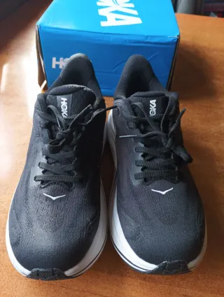 Zapatillas Hoka Clifton 10 Negras y Blancas