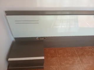 Cabezal de cama de matrimonio.