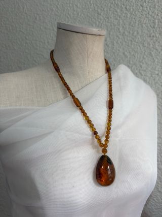 Collar ámbar colgante lágrima