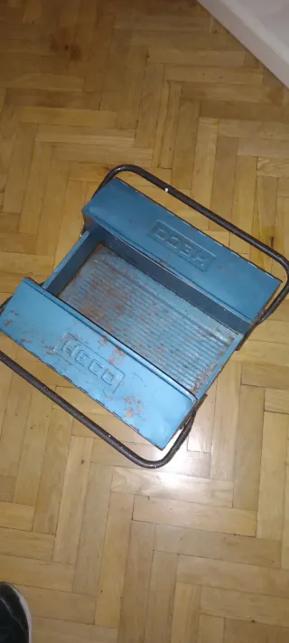 Caja de herramientas azul