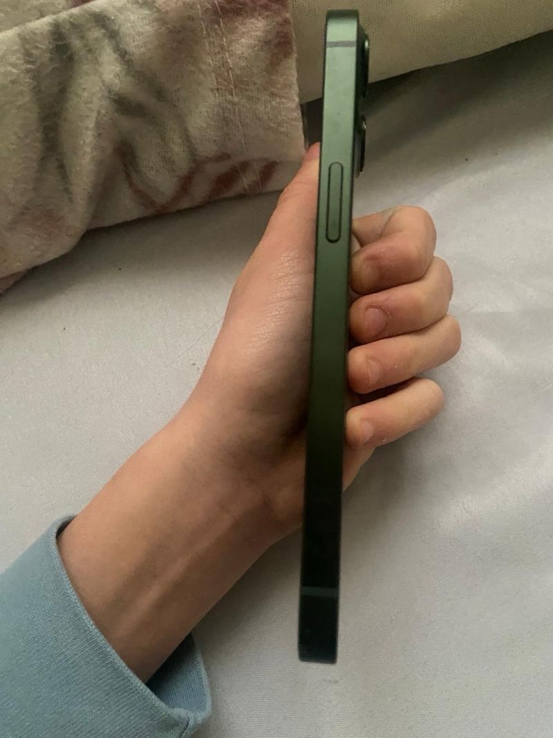 iPhone 13 Verde afbeelding 3