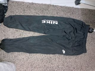 Pantalón Nike Negro + Chándal Regalo