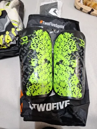 Espinilleras Deportivas #TwoFiveSquad