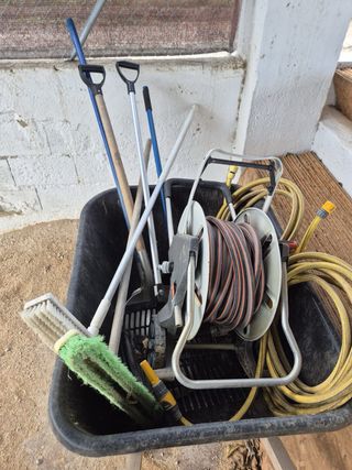 Jardinería y jaulas para perros