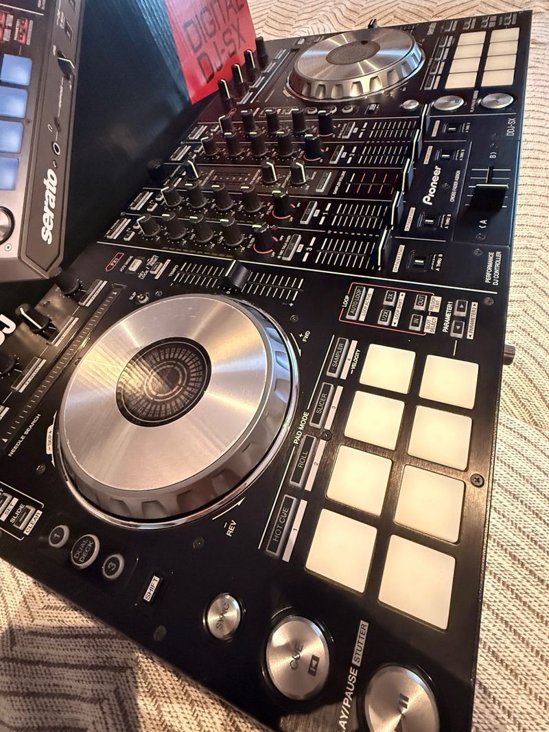 Pioneer DDJ-SX Controlador DJ afbeelding 3