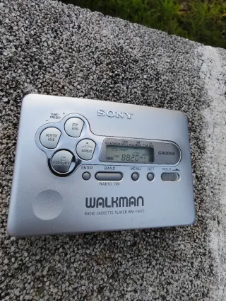WALKMAN SONY  WM-FX673 Radio Cassette